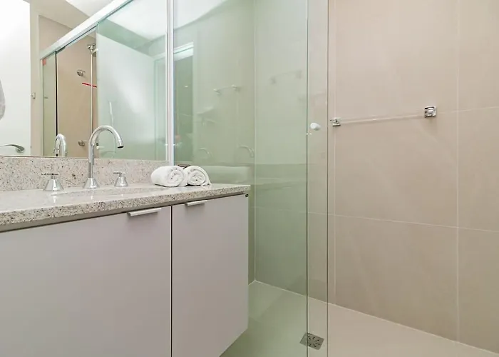 Completo A 450 M Do Consulado Apartment